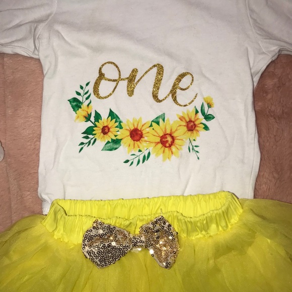 First Birthday Outfit 12-18m ADORABLE! - Picture 2 of 3